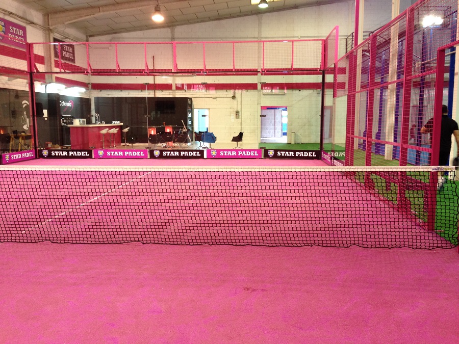 Pista de pádel panoramica rosa - Padel Solutions World
